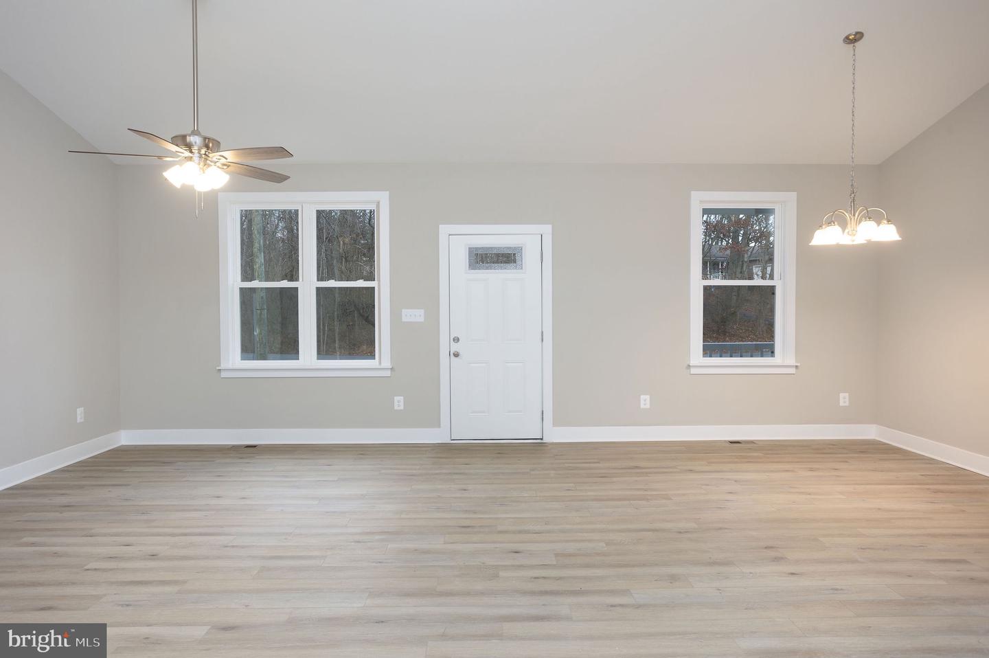Photo 5 of 27 of 205 Dogwood Drive house