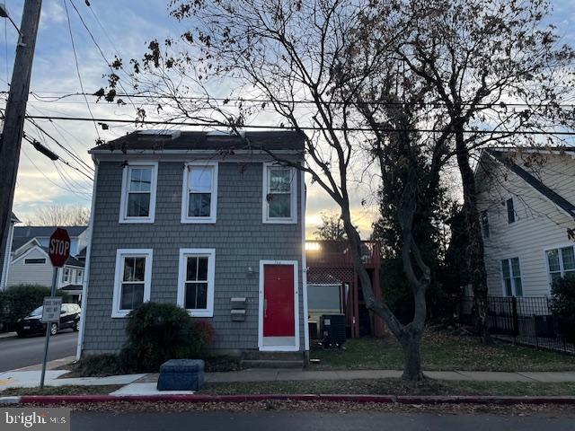 544 Second St