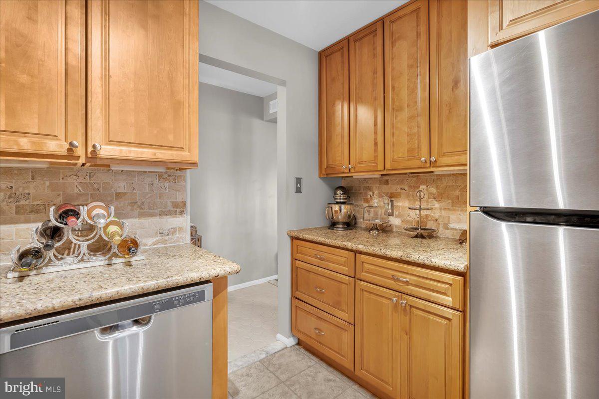 Photo 9 of 22 of 4 William Ellery Bldg condo