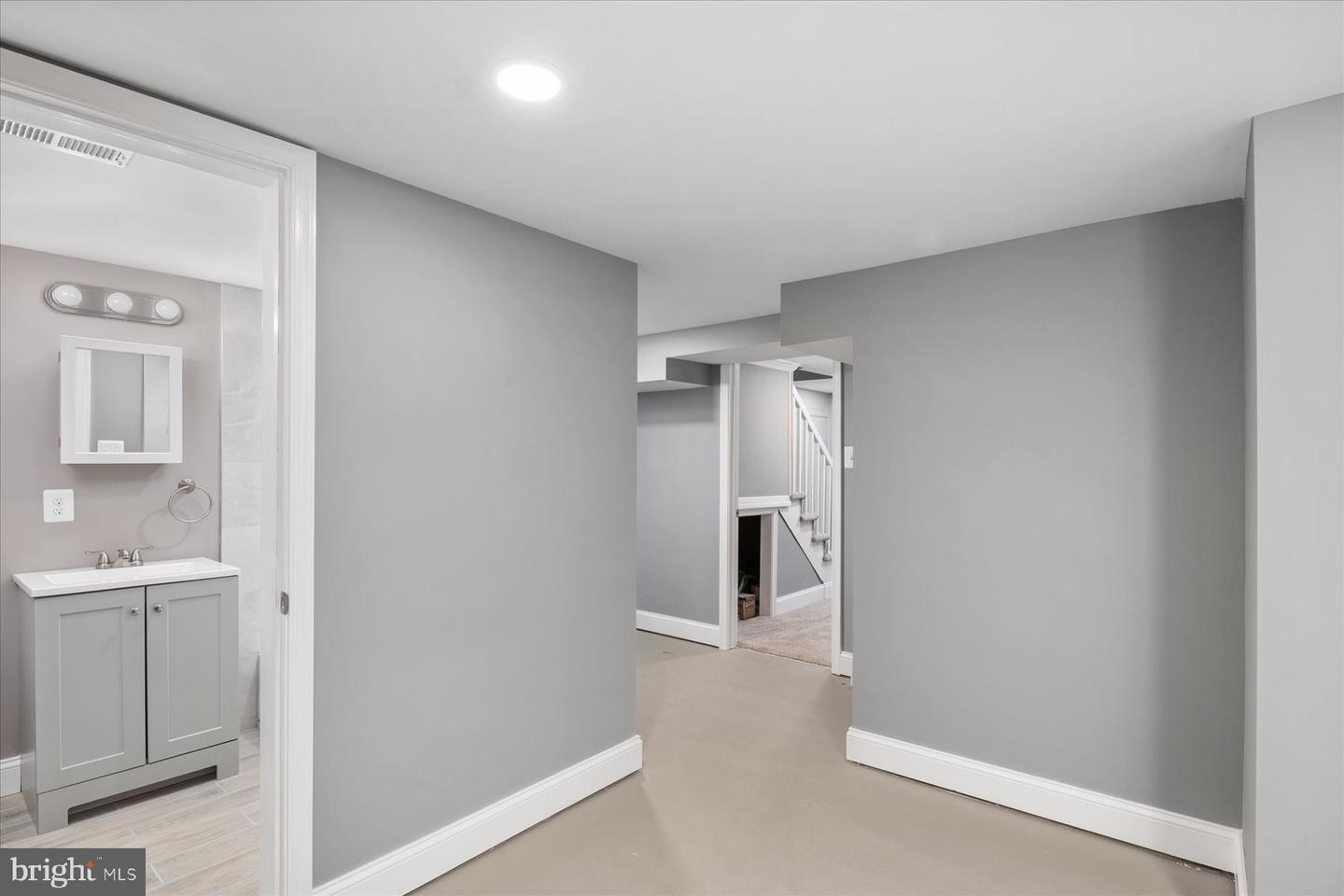 Photo 21 of 26 of 3845 Brooklyn Ave townhome