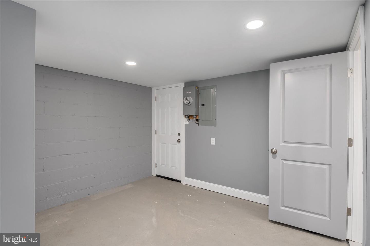 Photo 23 of 26 of 3845 Brooklyn Ave townhome