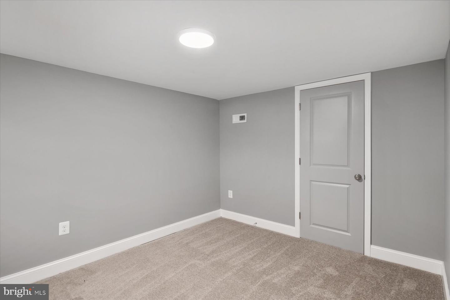 Photo 19 of 26 of 3845 Brooklyn Ave townhome