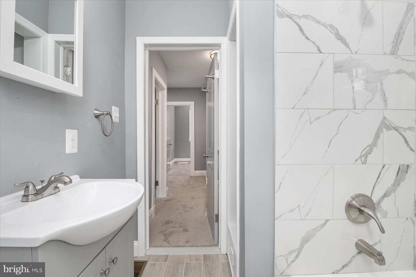 Photo 12 of 26 of 3845 Brooklyn Ave townhome