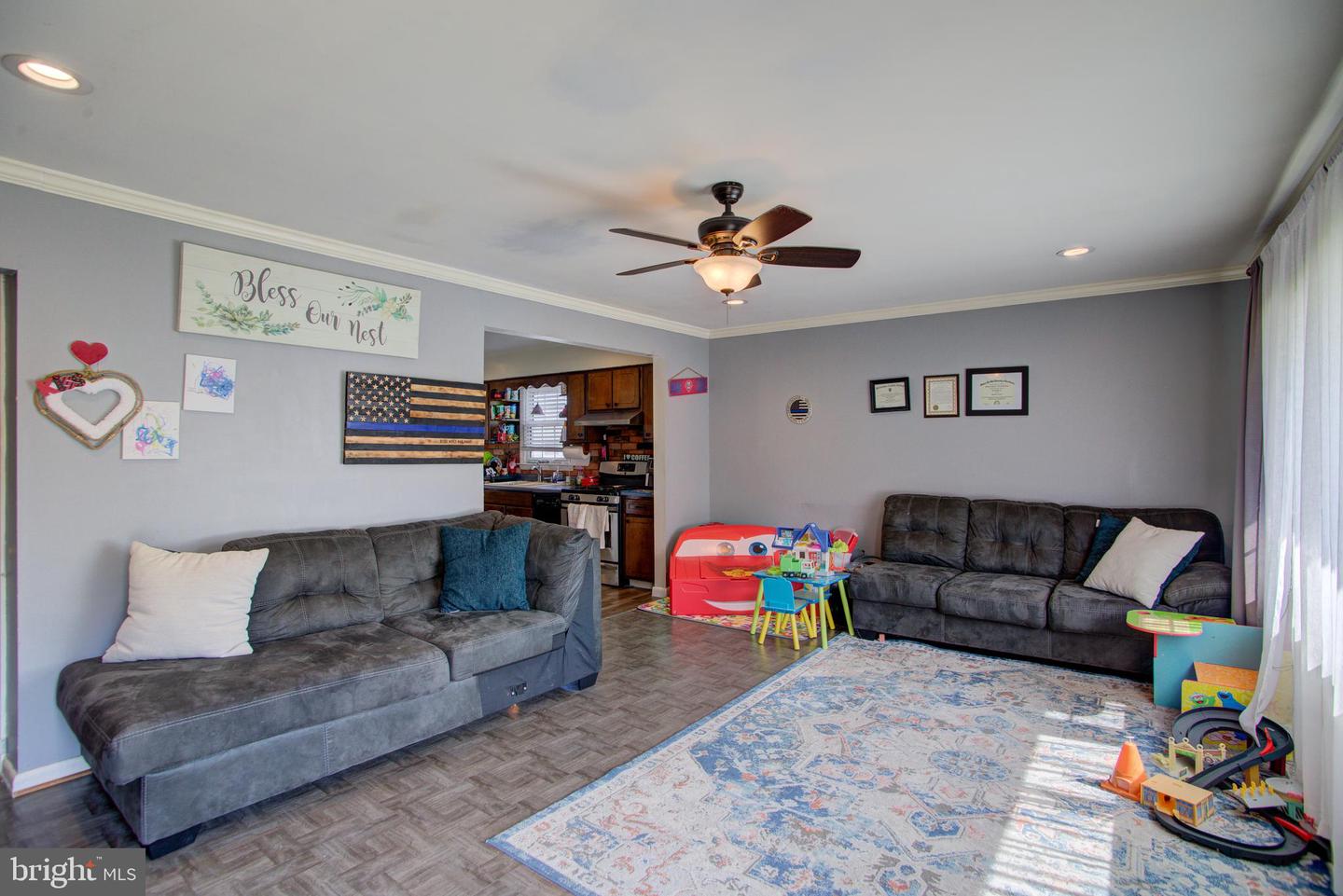 Photo 5 of 21 of 51 S Lippincott Ave house