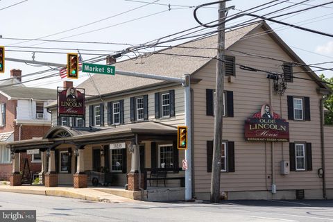 Retail in Ephrata PA 1398 Main STREET.jpg