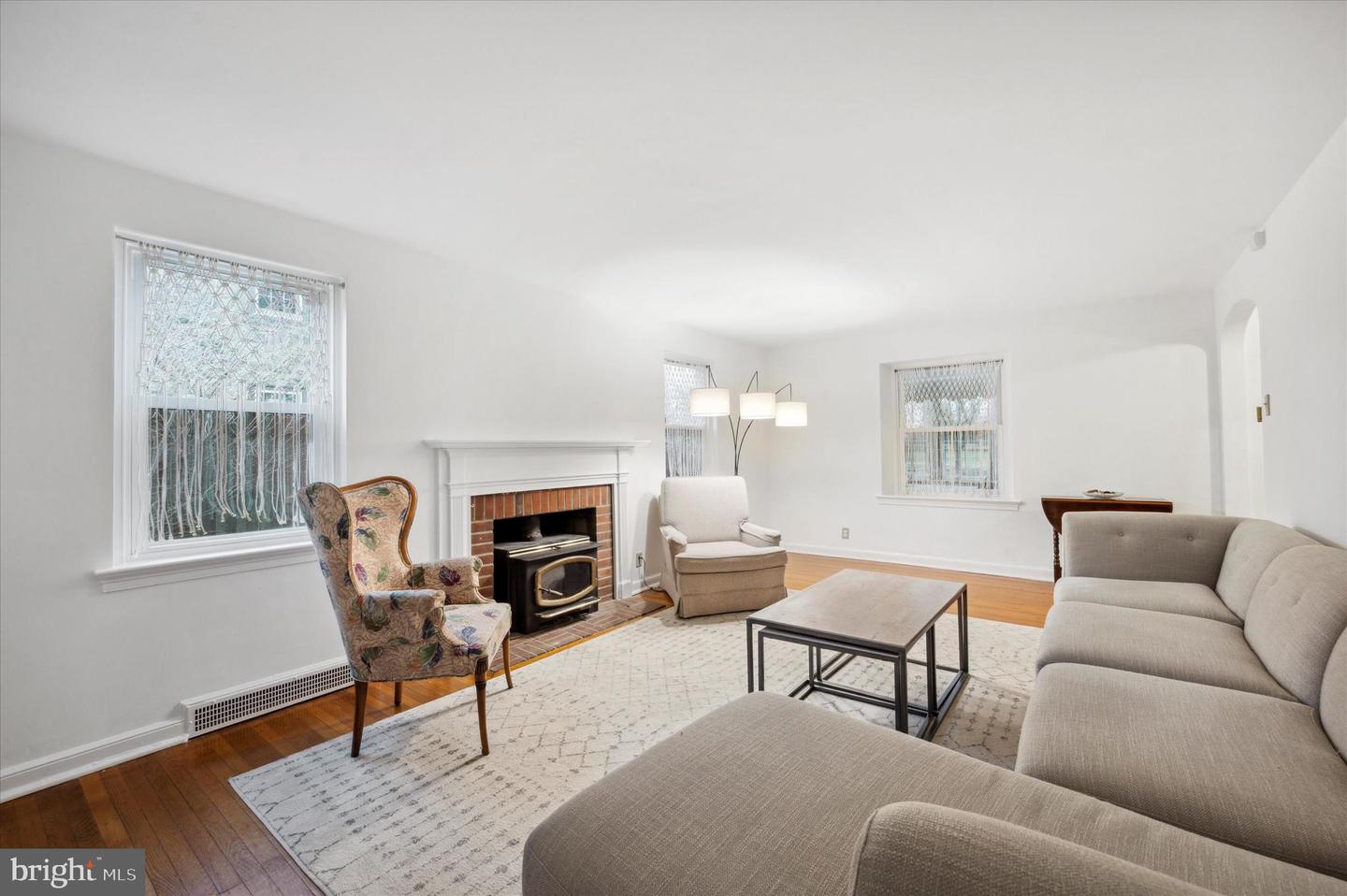 Photo 9 of 35 of 545 Revere Rd house