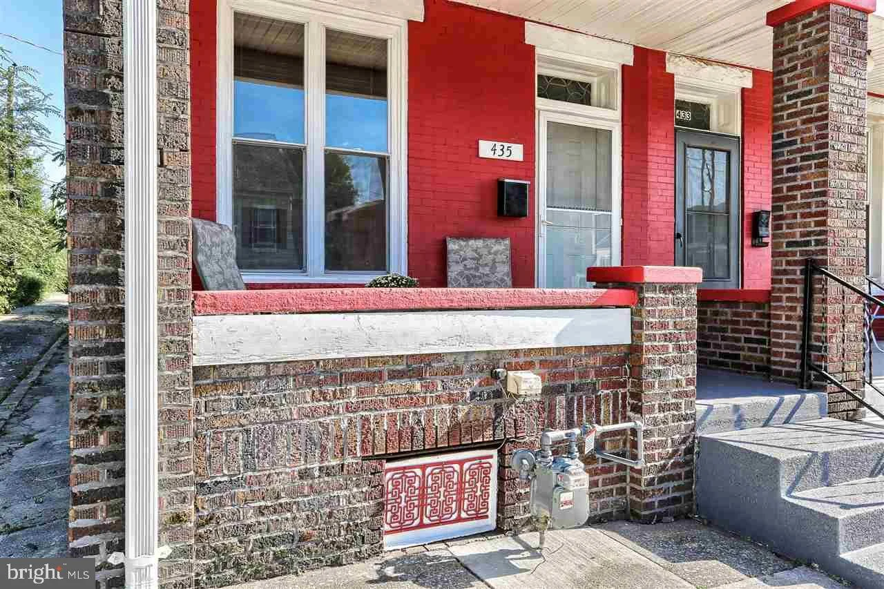 435 Peffer Street