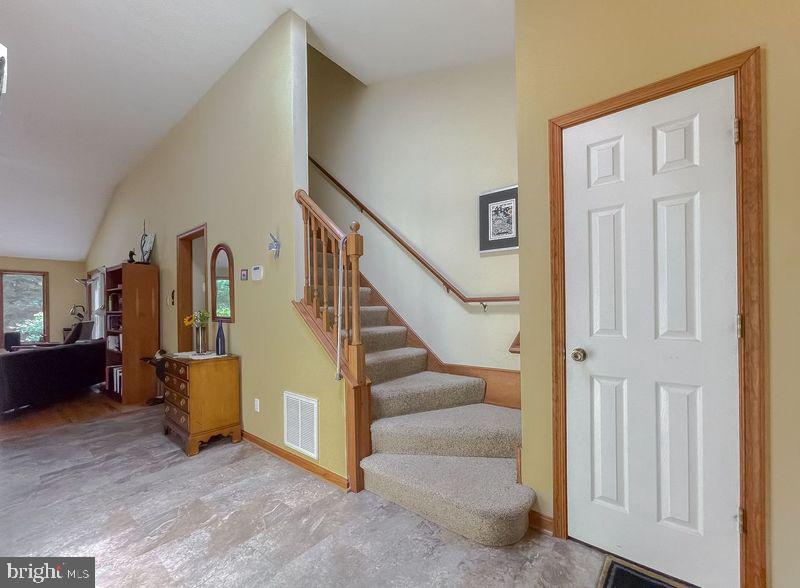 Photo 4 of 48 of 41396 Richneck Ct house