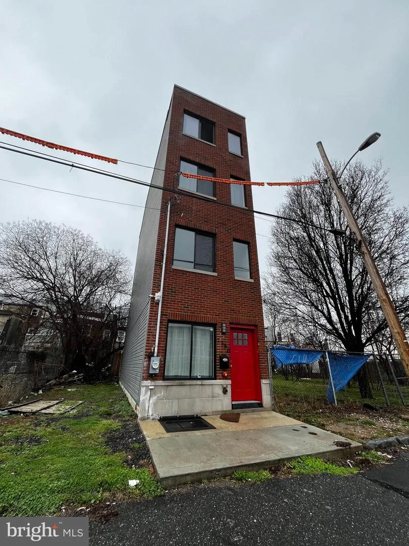 1760 N Bodine Street