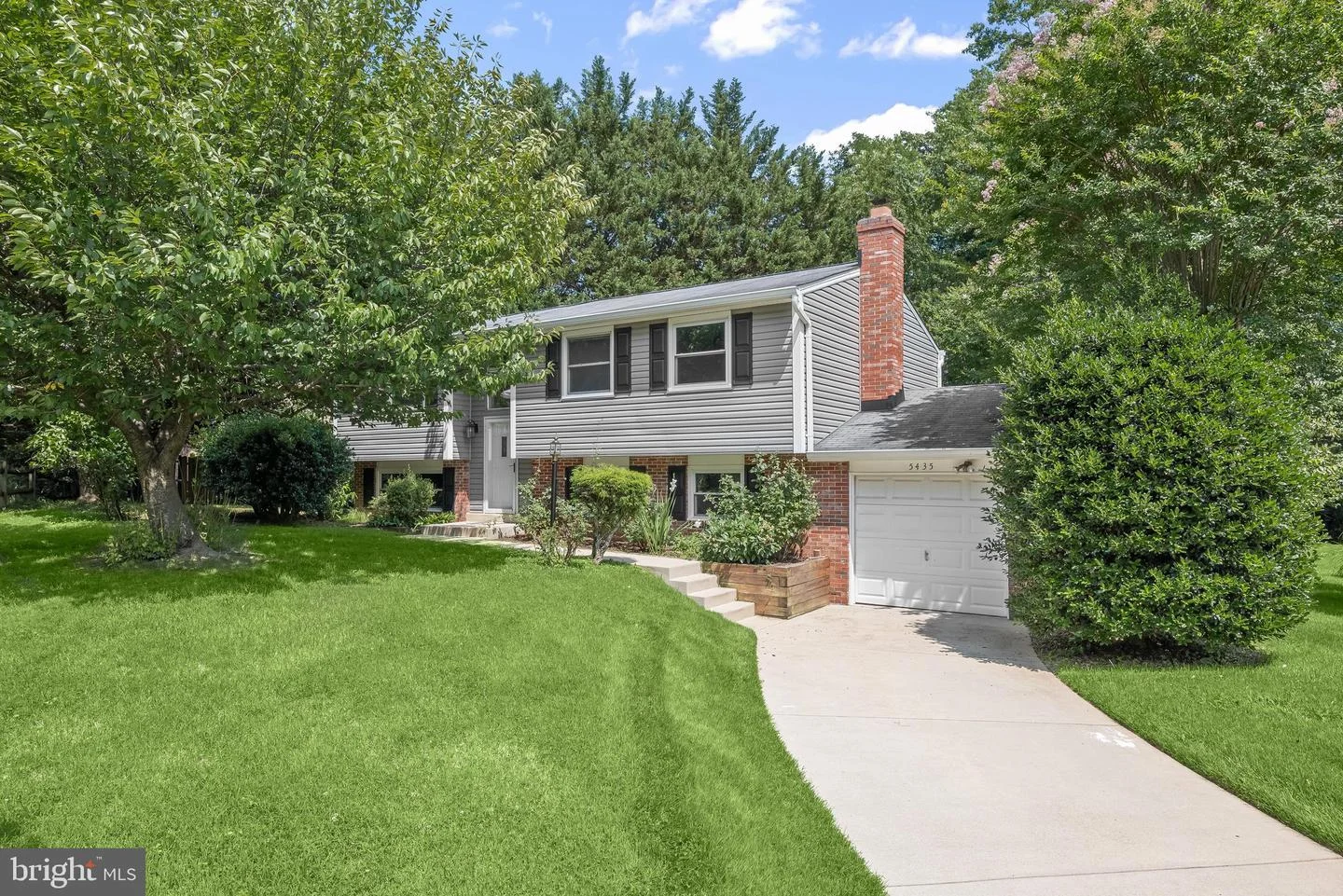 5435 The Bridle Path