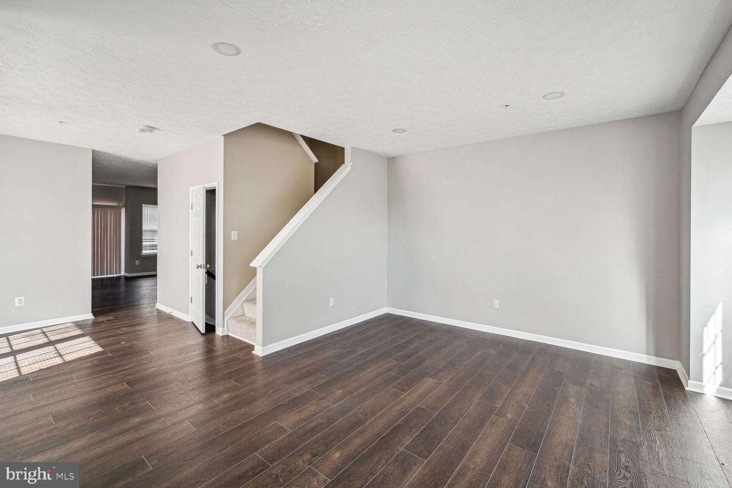 Photo 4 of 27 of 602 Tinker Rd townhome