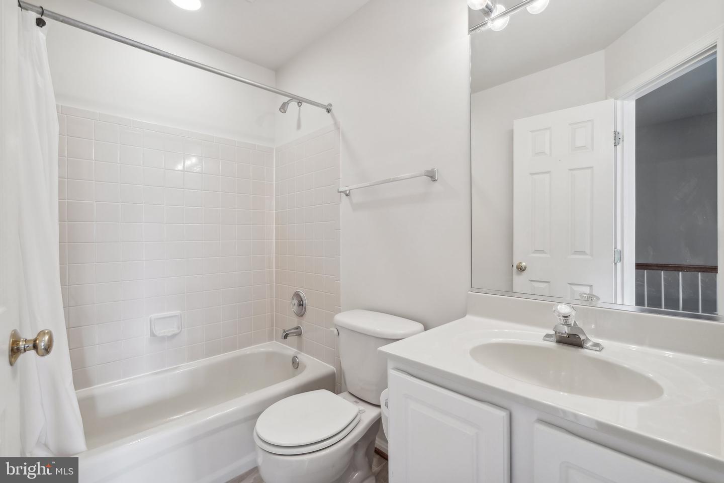 Photo 19 of 40 of 46802 Vermont Maple Ter townhome