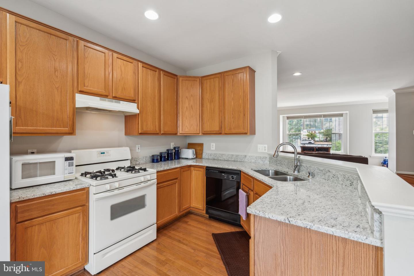 Photo 11 of 40 of 46802 Vermont Maple Ter townhome