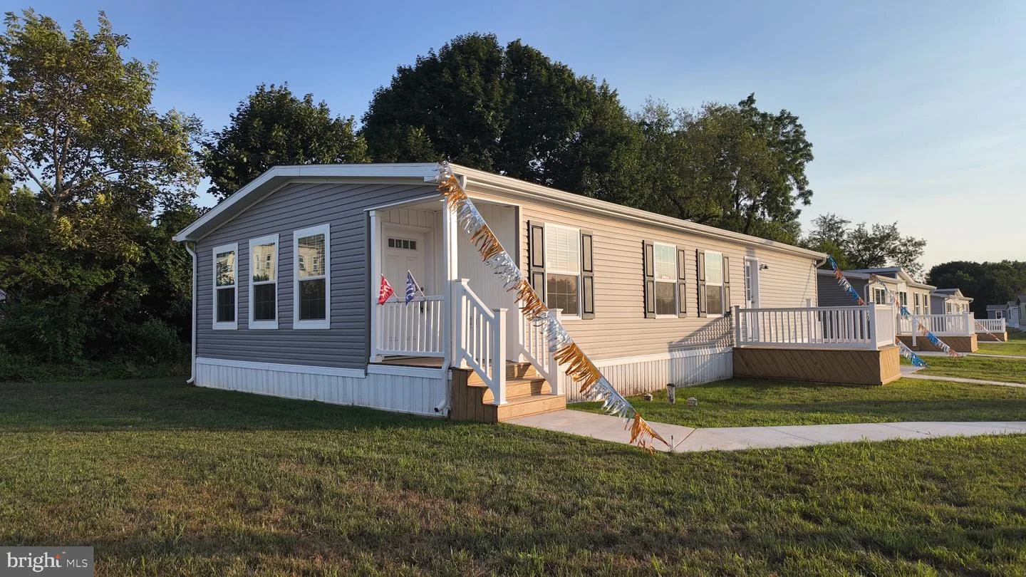 14 W Willow