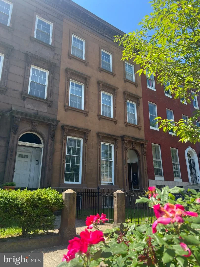 1323 W Fayette Street Unit 4