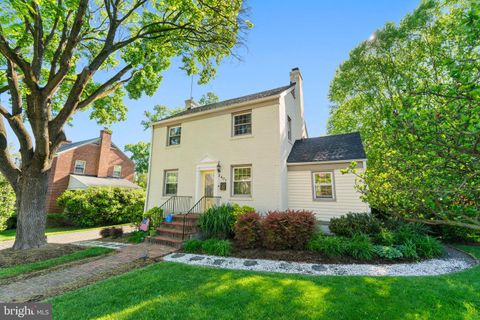 Single Family Residence in Arlington VA 2401 George Mason DRIVE.jpg