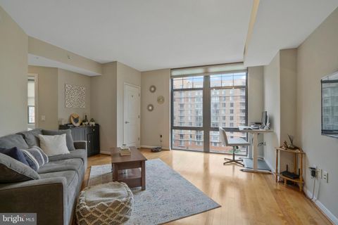 Condominium in Arlington VA 1021 Garfield STREET 1.jpg