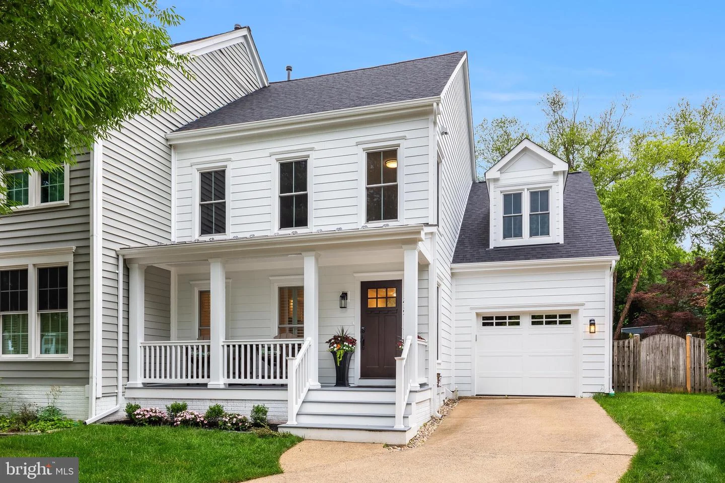 215 Andover Court NE