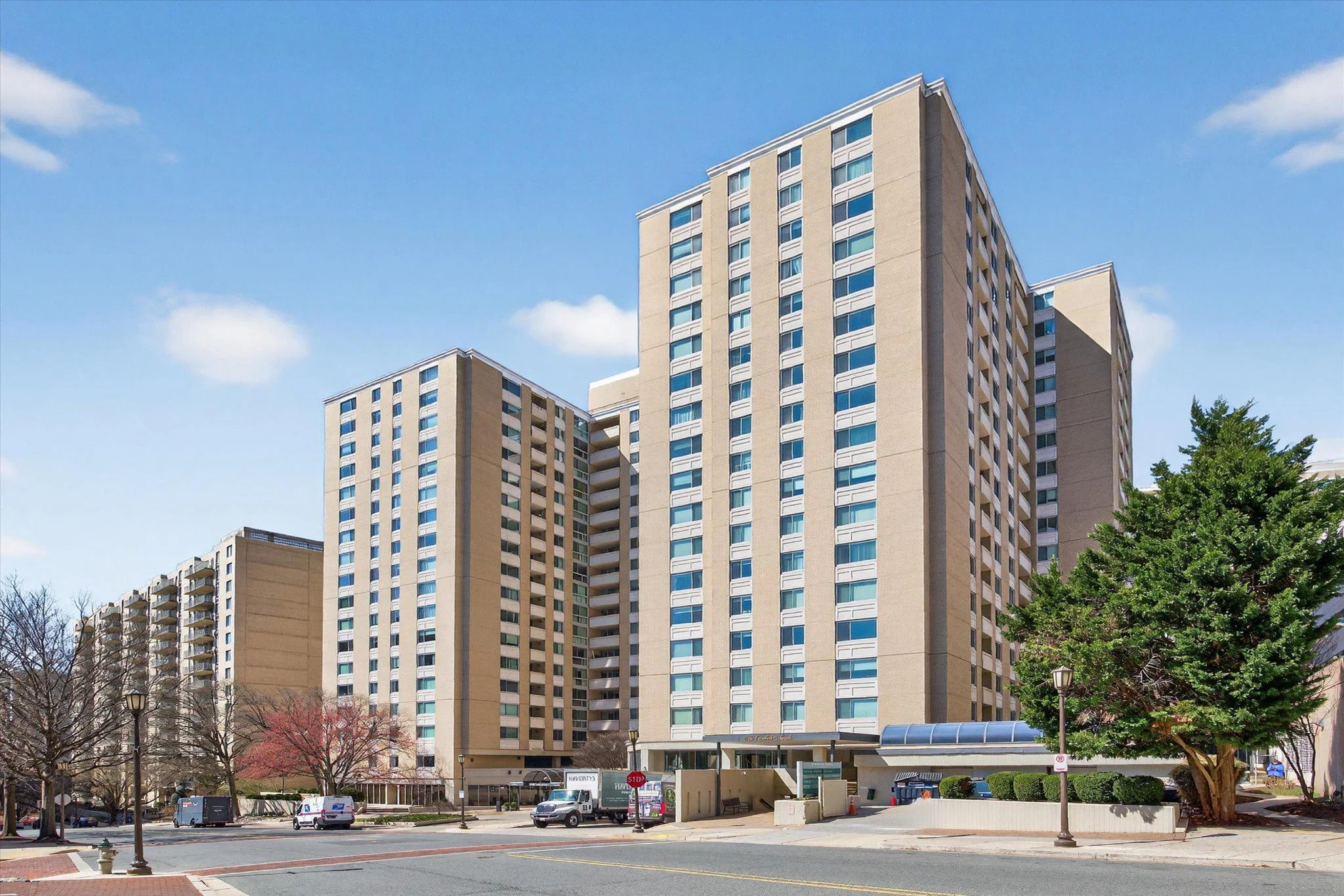 4601 N Park Avenue Unit 214P