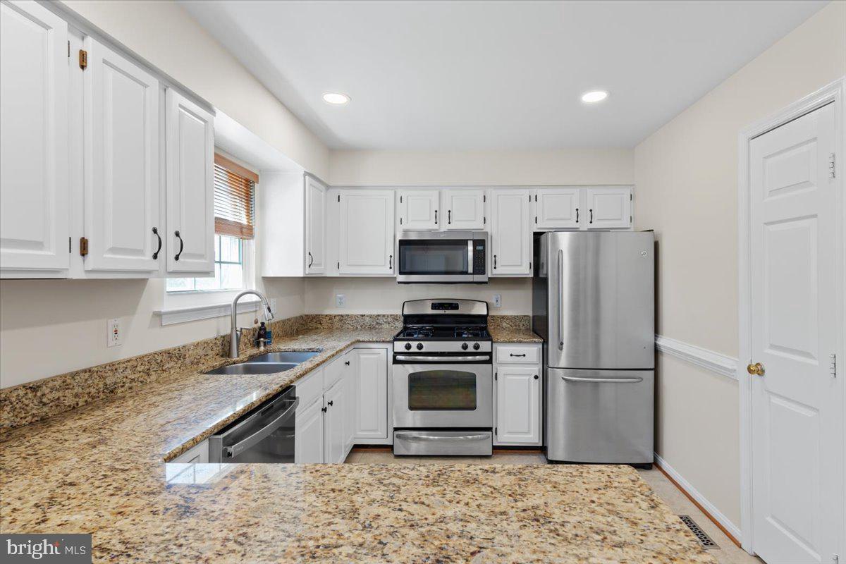 Photo 20 of 54 of 6831 Kerrywood Cir townhome