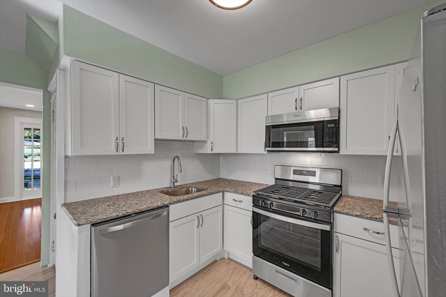 Photo 8 of 26 of 1554 Penn Ave multi-family property