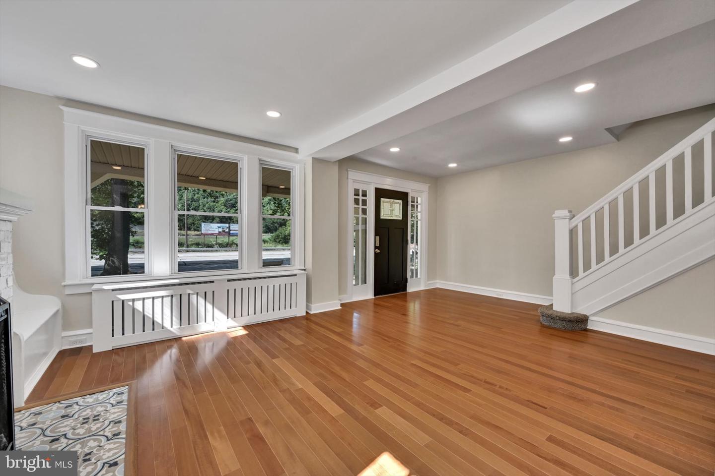 Photo 6 of 26 of 1554 Penn Ave multi-family property