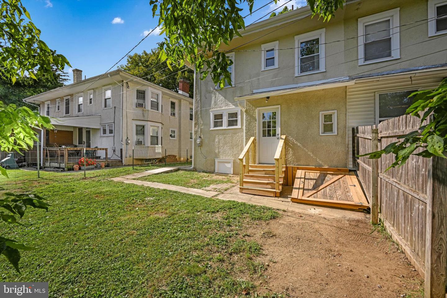 Photo 26 of 26 of 1554 Penn Ave multi-family property