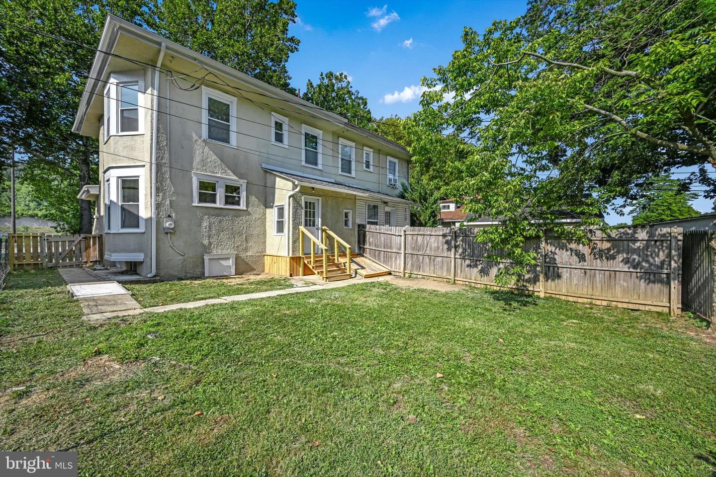 Photo 24 of 26 of 1554 Penn Ave multi-family property