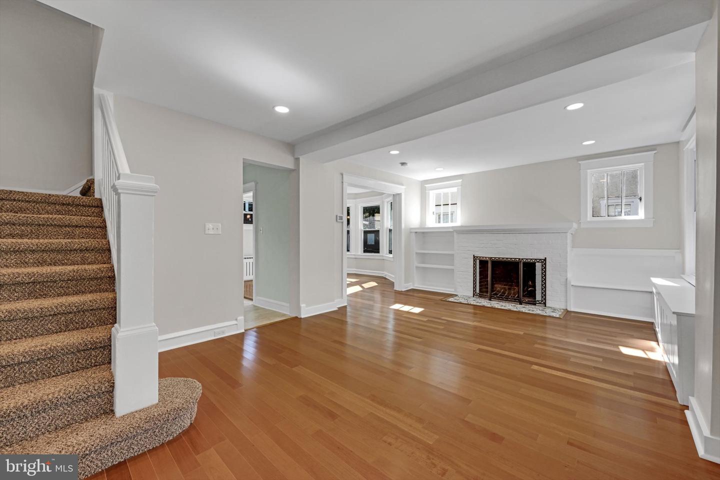 Photo 5 of 26 of 1554 Penn Ave multi-family property
