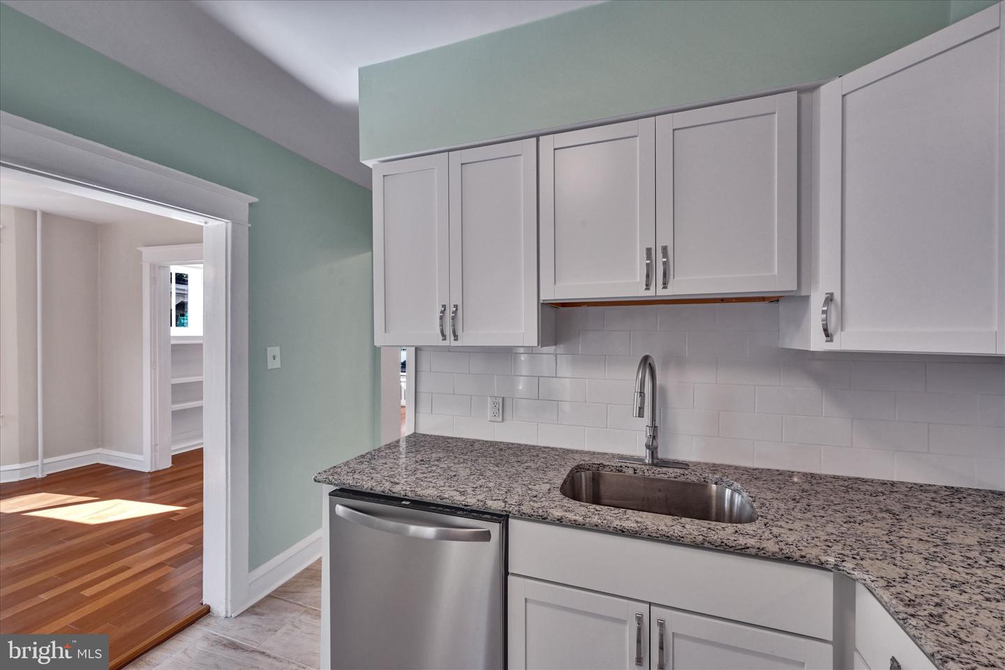 Photo 9 of 26 of 1554 Penn Ave multi-family property