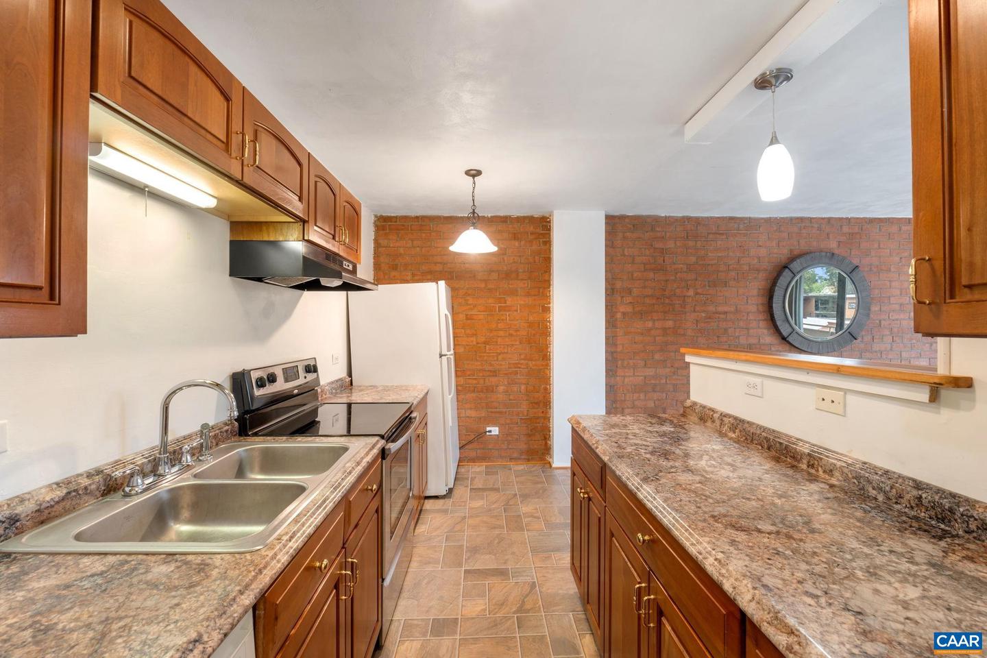 Photo 3 of 22 of 1800 Jefferson Park Ave #302 condo