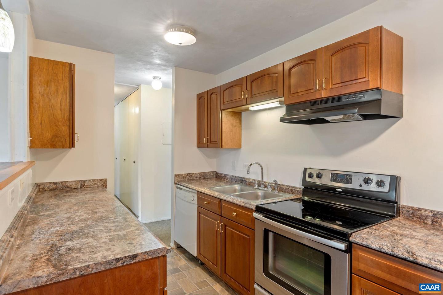 Photo 5 of 22 of 1800 Jefferson Park Ave #302 condo