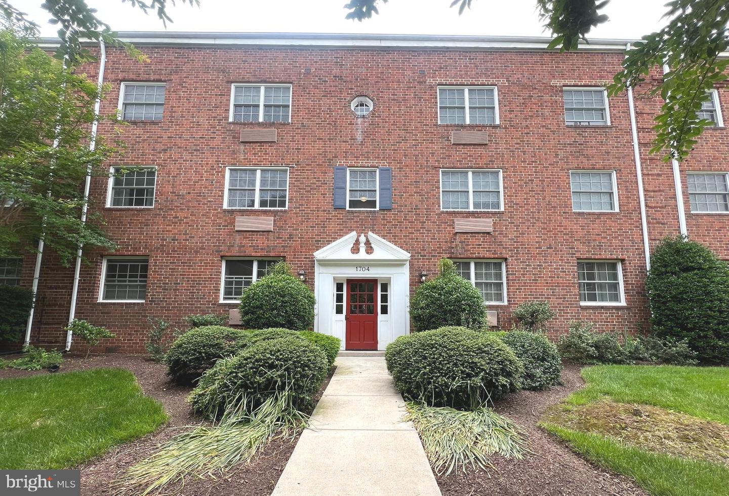 1704 W Abingdon Dr #302