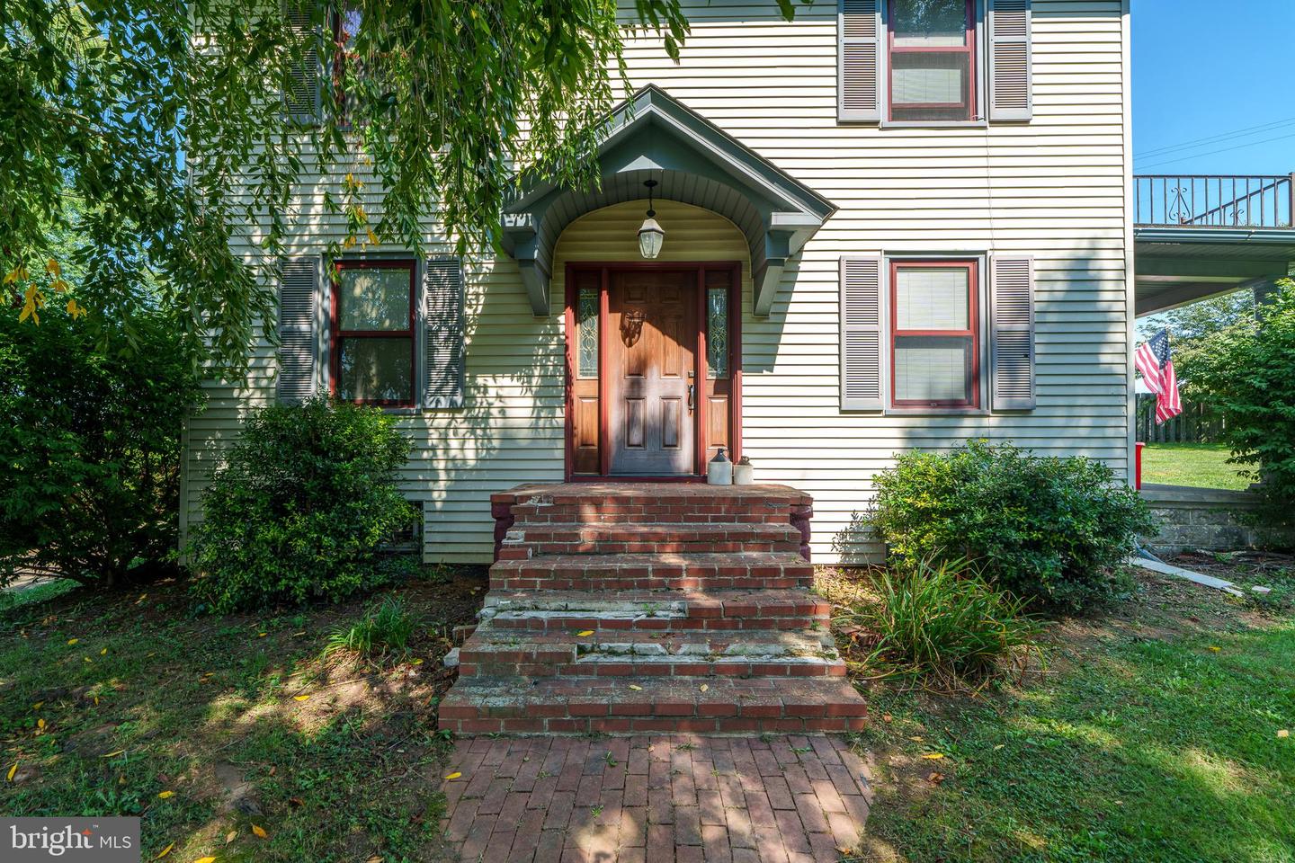 Photo 7 of 43 of 101 Main St house