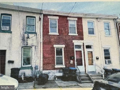 Townhouse in Norristown PA 216 Franklin STREET.jpg