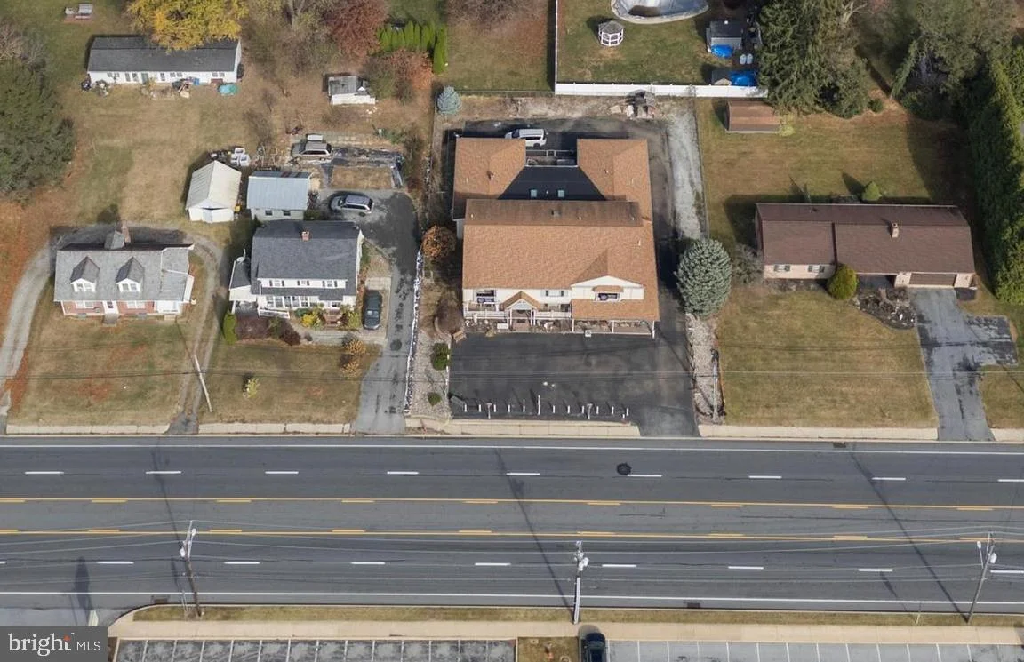 2453 Lincoln Hwy E