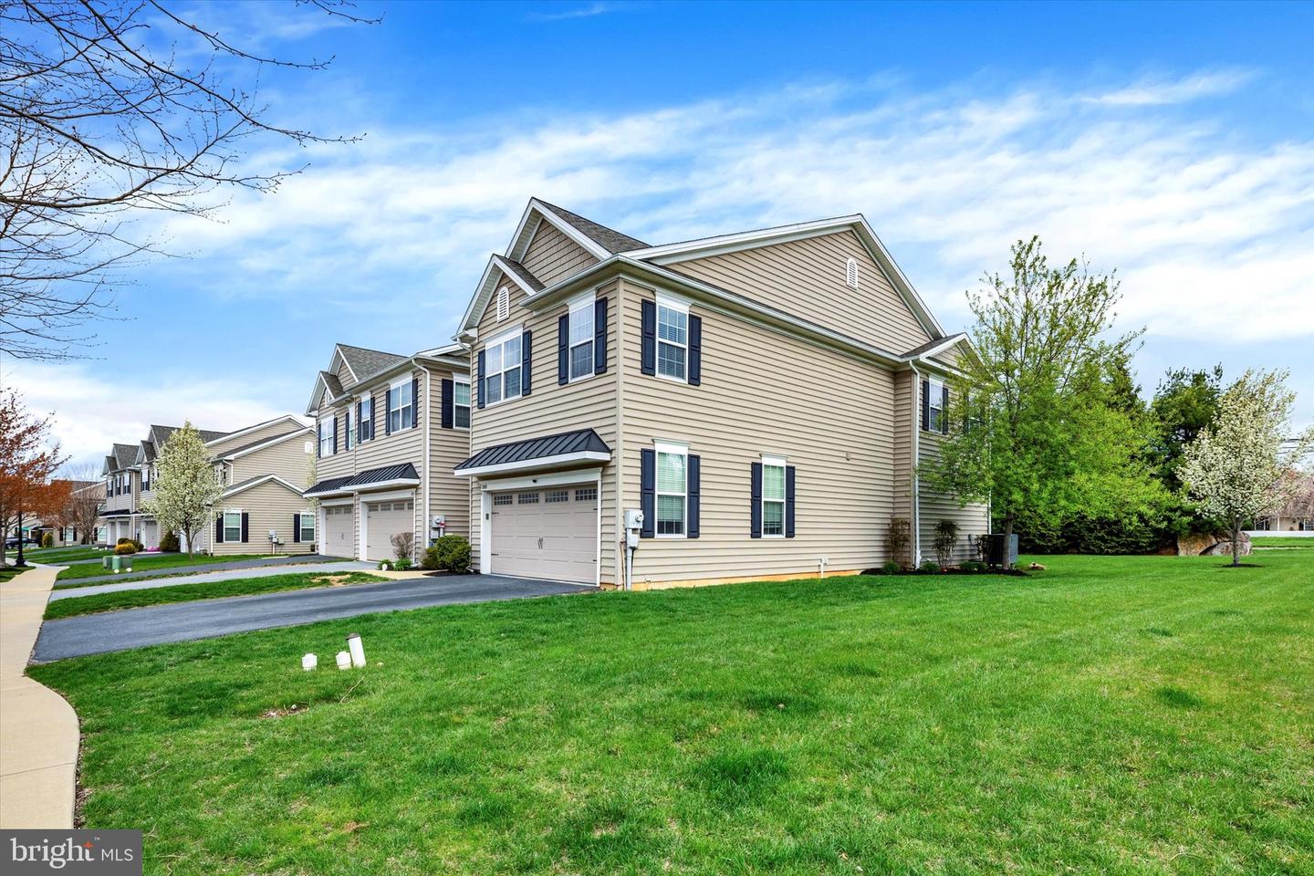 100 New Village Greene Dr