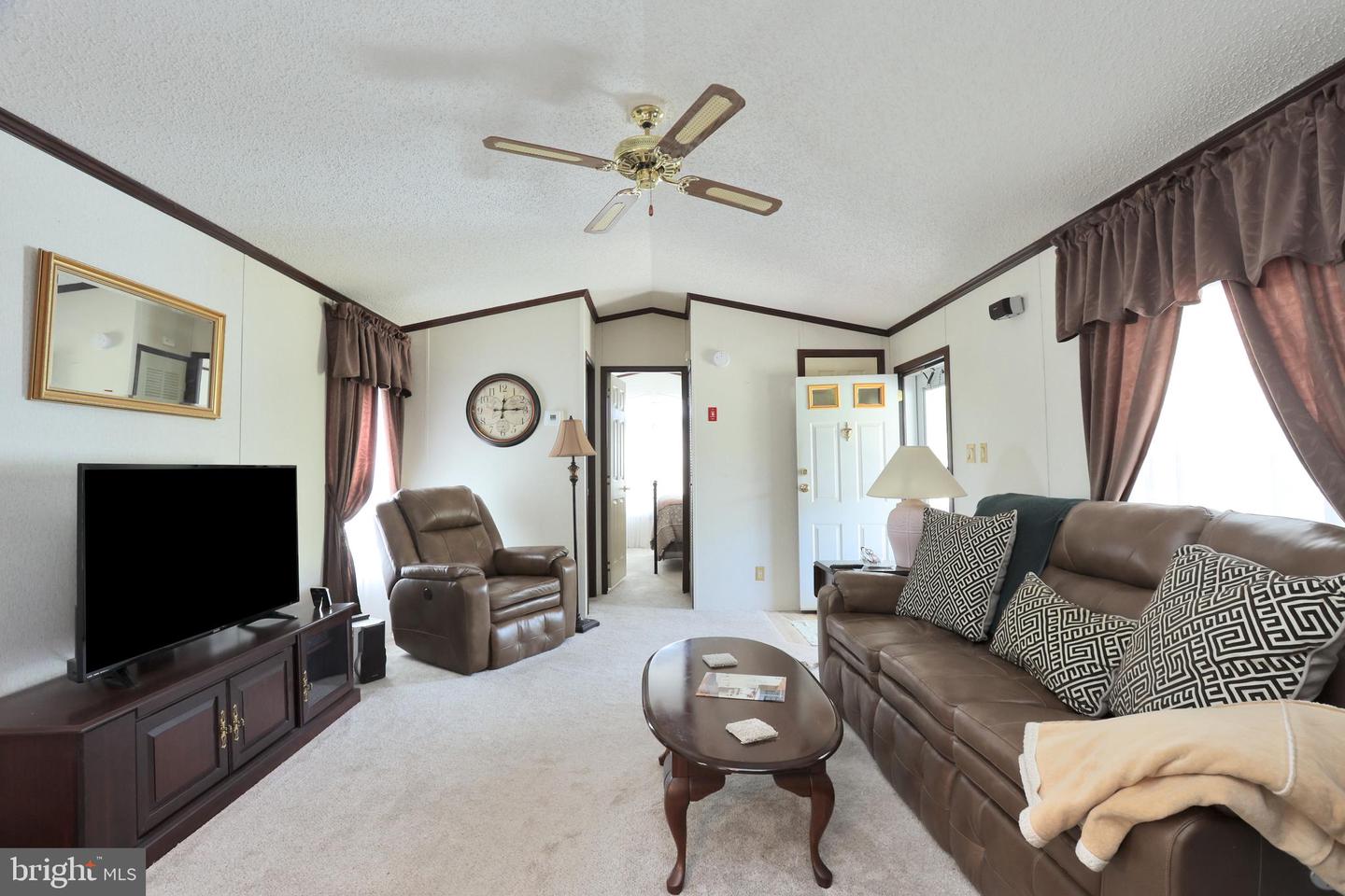 Photo 12 of 43 of 113 Oak Dr mobile home