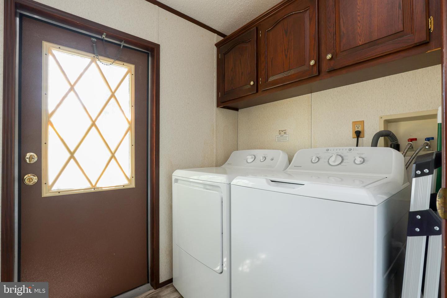Photo 39 of 43 of 113 Oak Dr mobile home