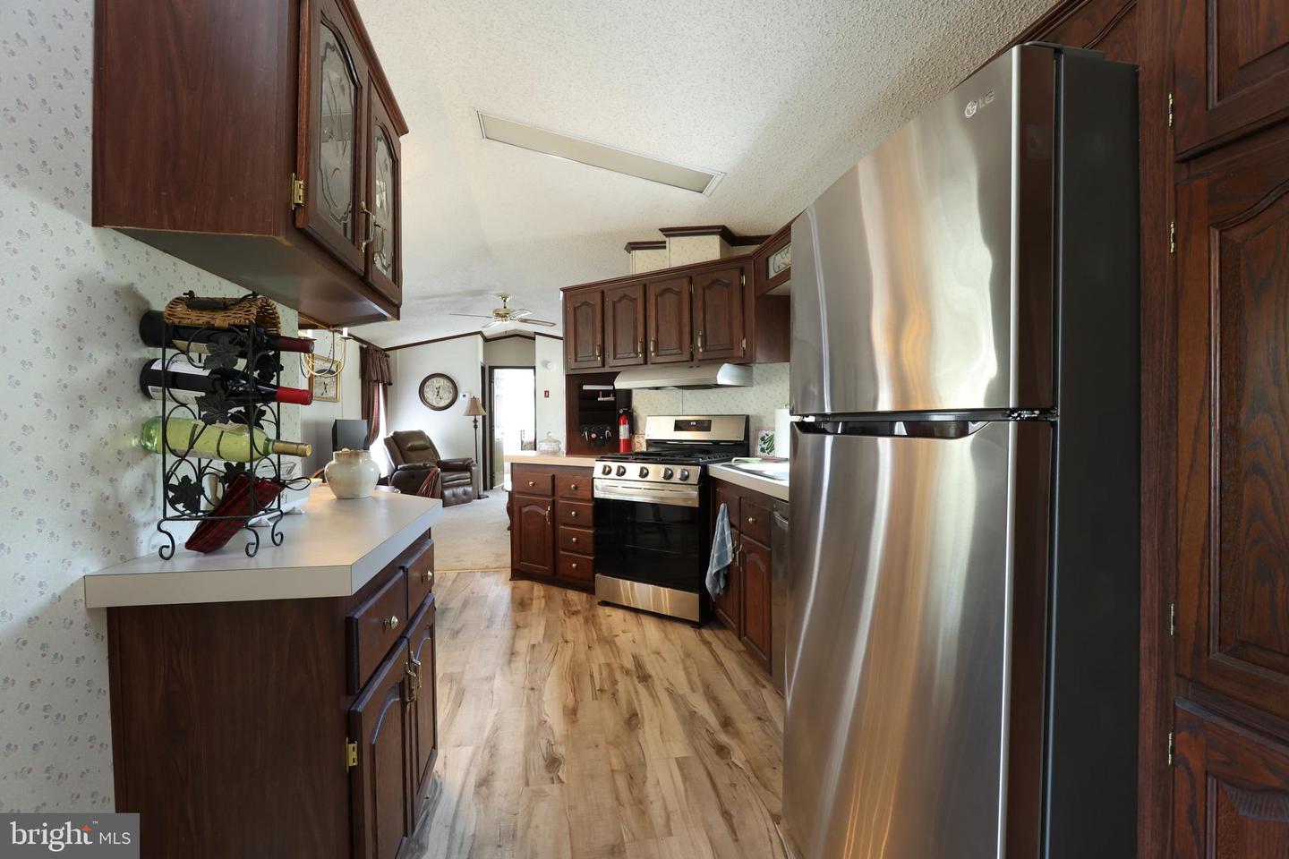 Photo 20 of 43 of 113 Oak Dr mobile home