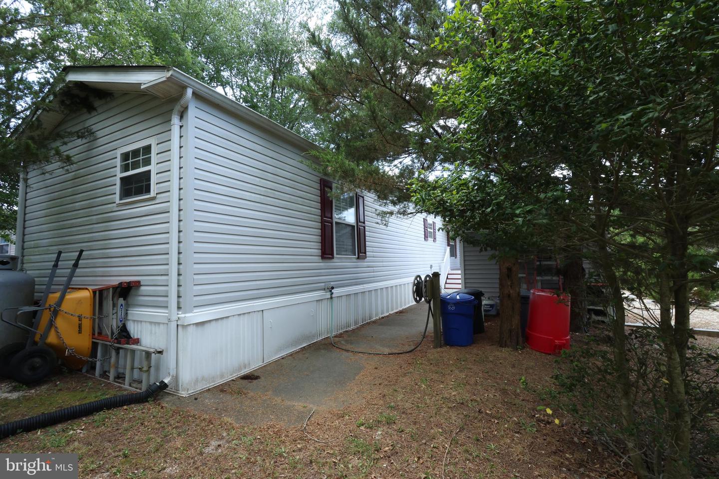 Photo 40 of 43 of 113 Oak Dr mobile home