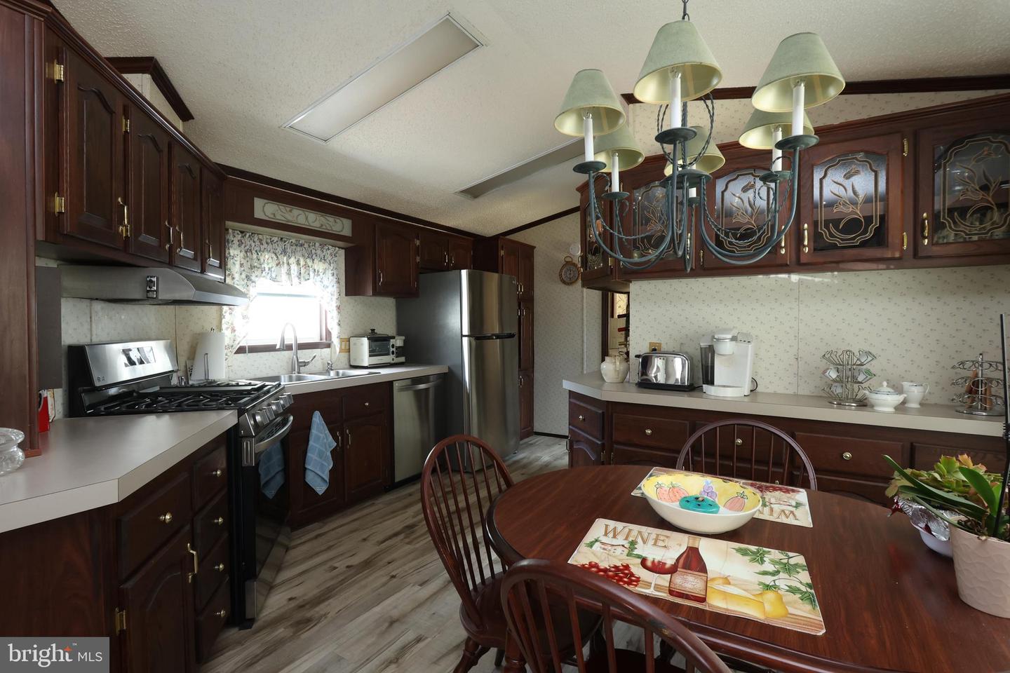 Photo 18 of 43 of 113 Oak Dr mobile home