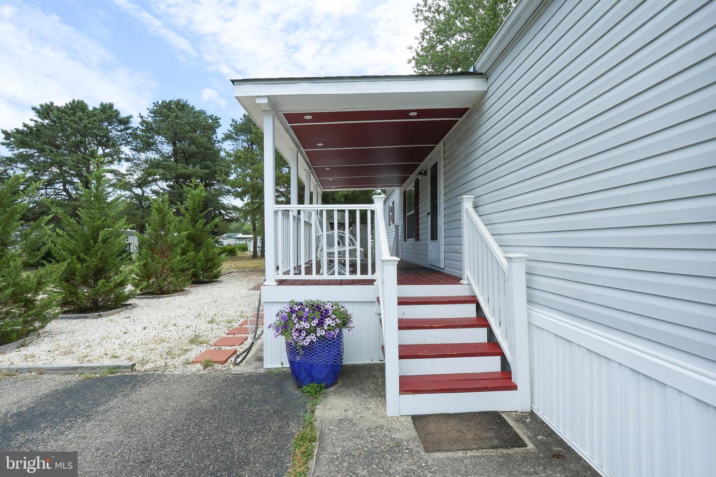 Photo 5 of 43 of 113 Oak Dr mobile home