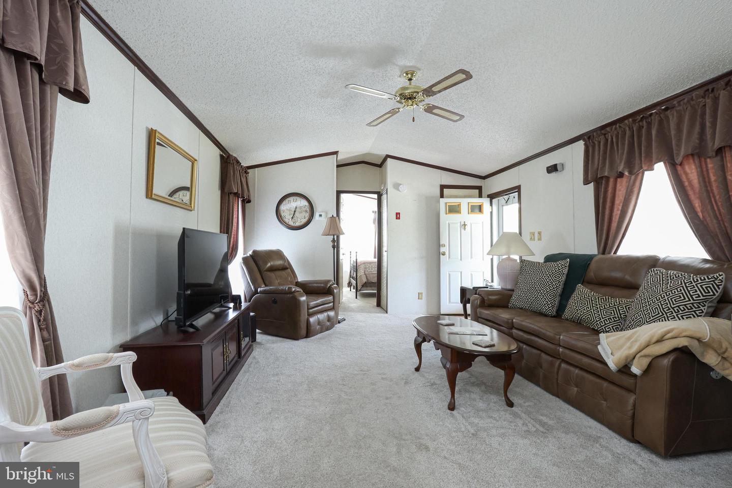 Photo 11 of 43 of 113 Oak Dr mobile home