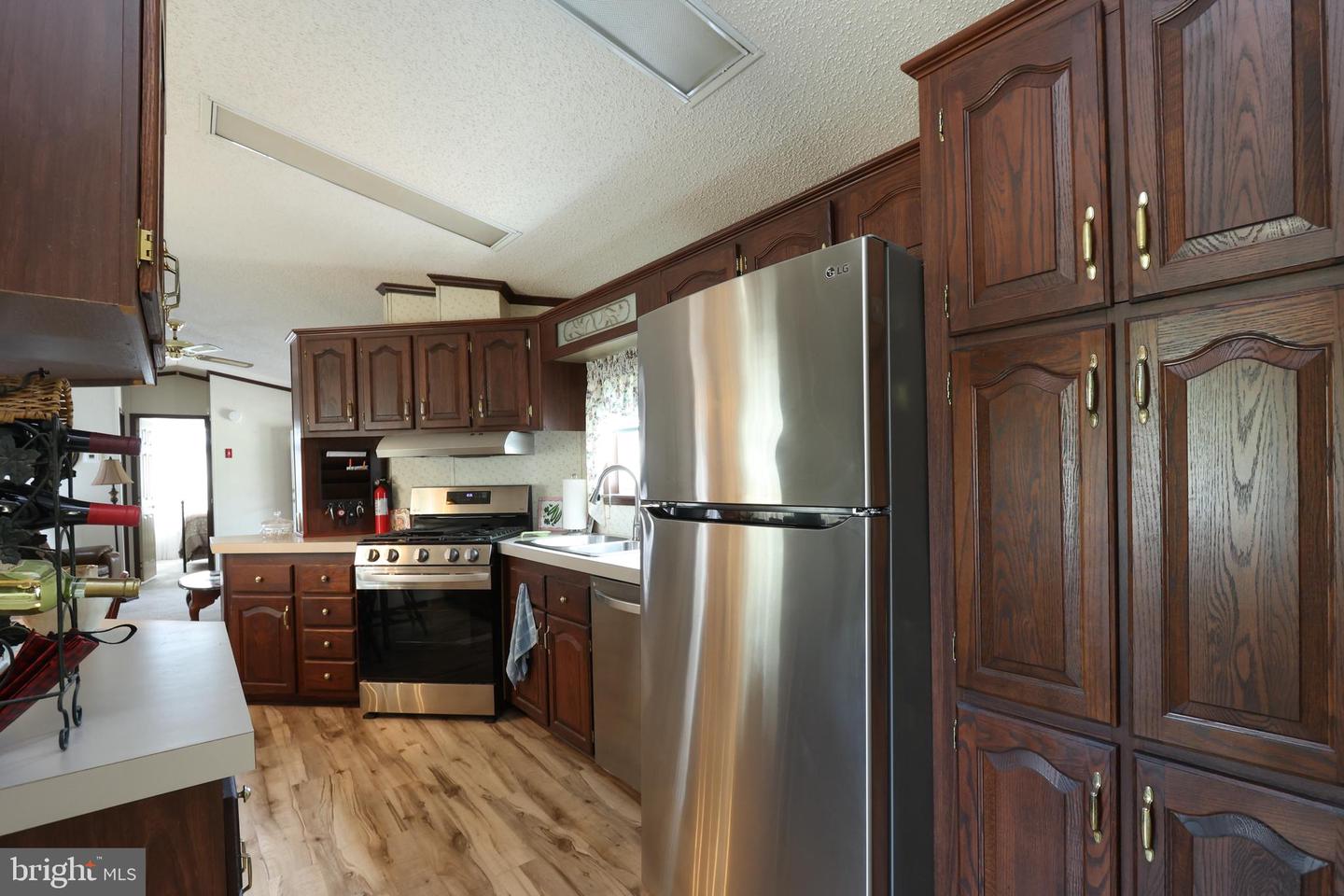 Photo 21 of 43 of 113 Oak Dr mobile home