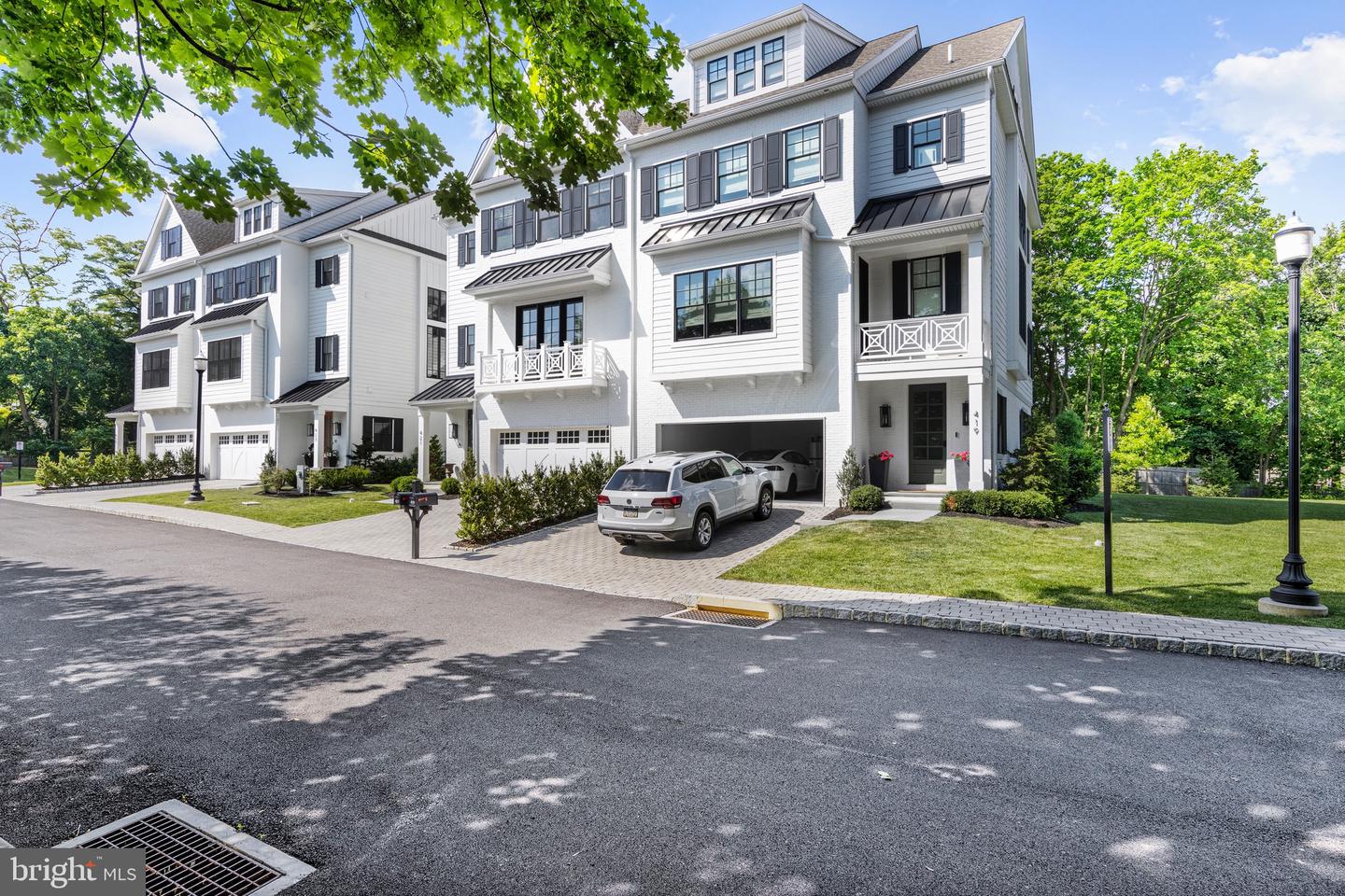 Photo 80 of 84 of 421 Maplewood Ave townhome