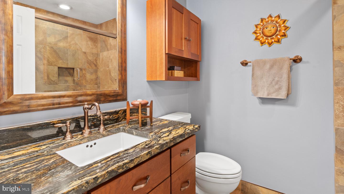 Photo 14 of 32 of 12083 Edgemere Cir townhome