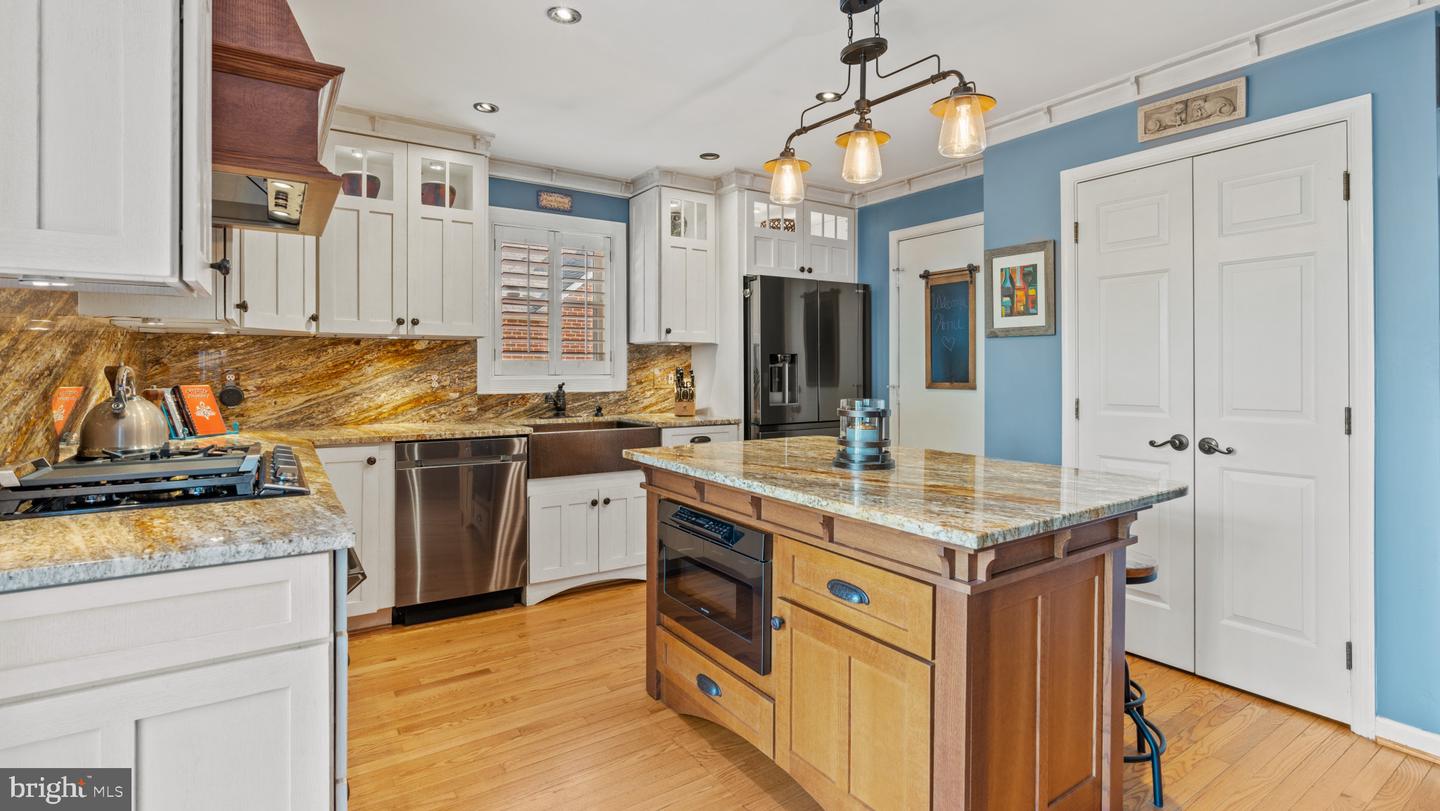 Photo 8 of 32 of 12083 Edgemere Cir townhome