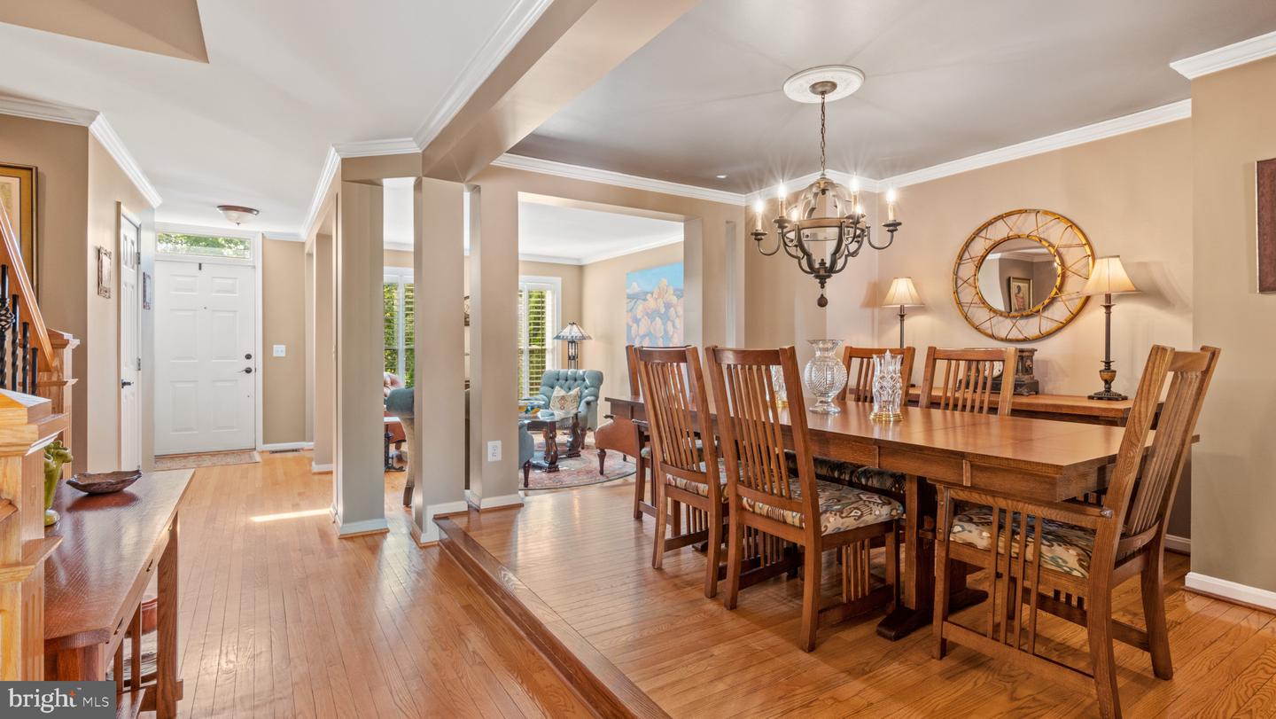 Photo 4 of 32 of 12083 Edgemere Cir townhome
