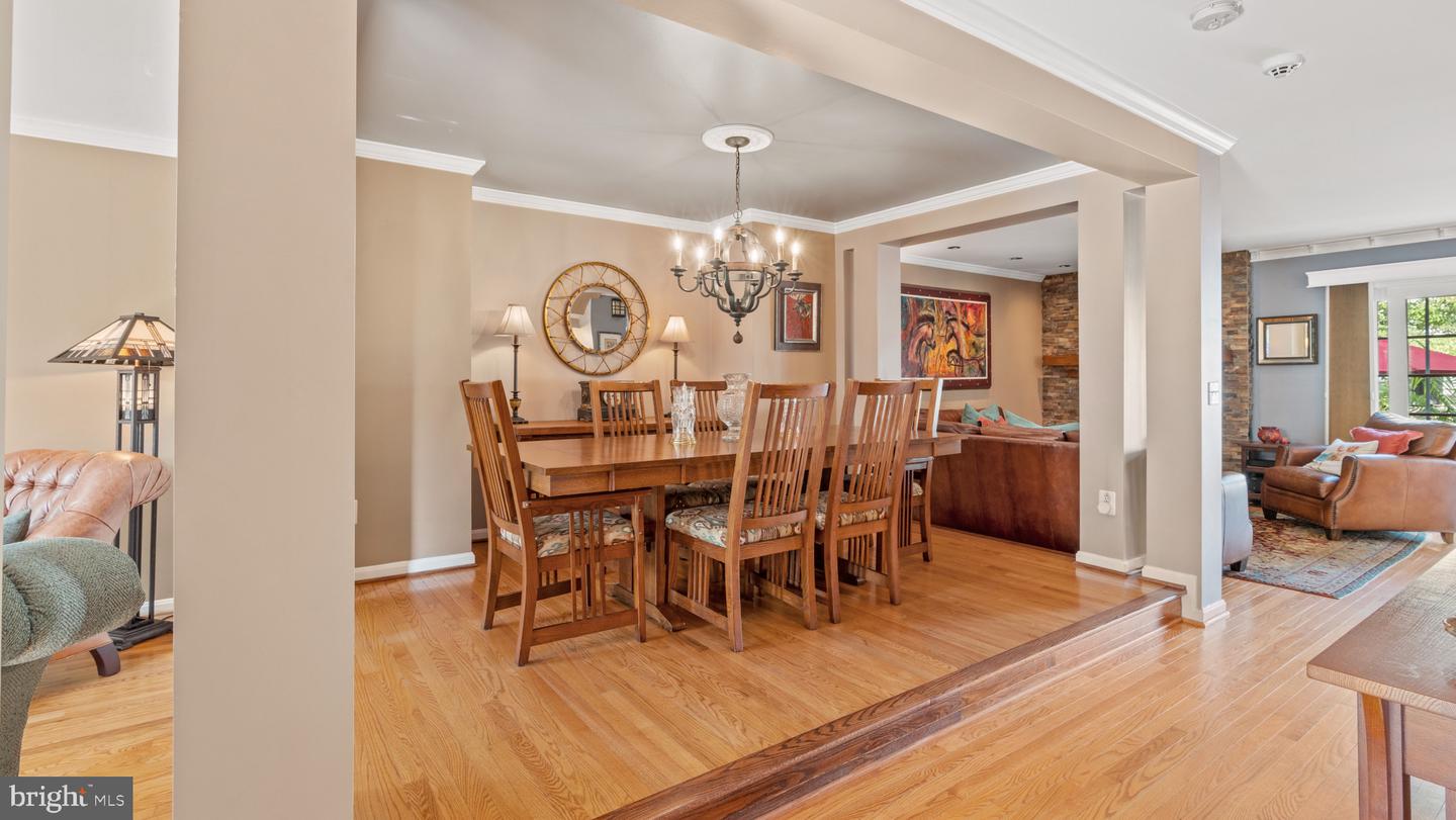 Photo 5 of 32 of 12083 Edgemere Cir townhome